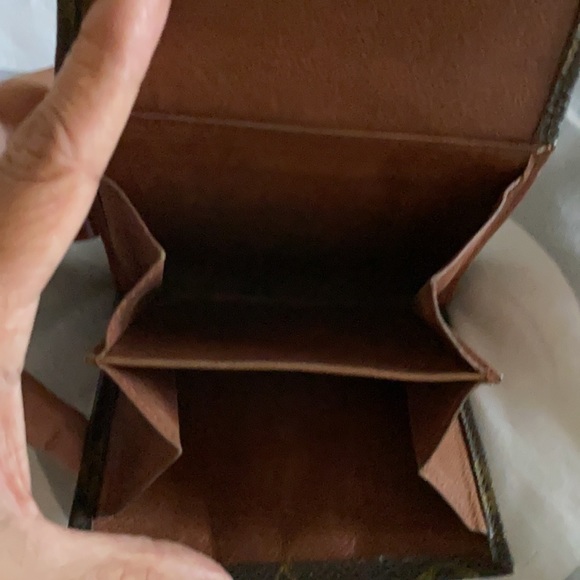 100% Authentic LV wallet, used. (SOLD) - Picture 2 of 5